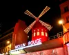 Șoc la Paris: A căzut celebra morișcă de vânt de pe cabaretul Moulin Rouge