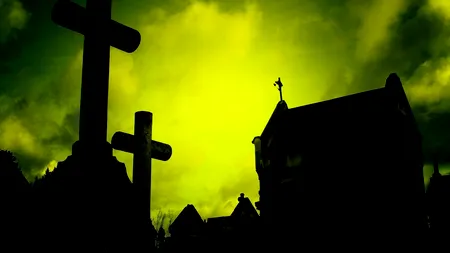 Vânători de strigoi, condamnați în România! Preotul a scăpat
