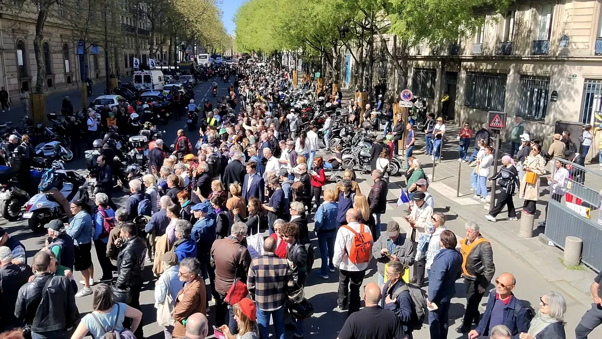 Paris: Demonstrație masivă în sprijinul liderului de extremă dreapta, exclus din cursa prezidențială