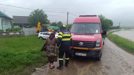 Sute de persoane, evacuate din cauza inundaţiilor. Ce spune şeful DSU, Raed Arafat