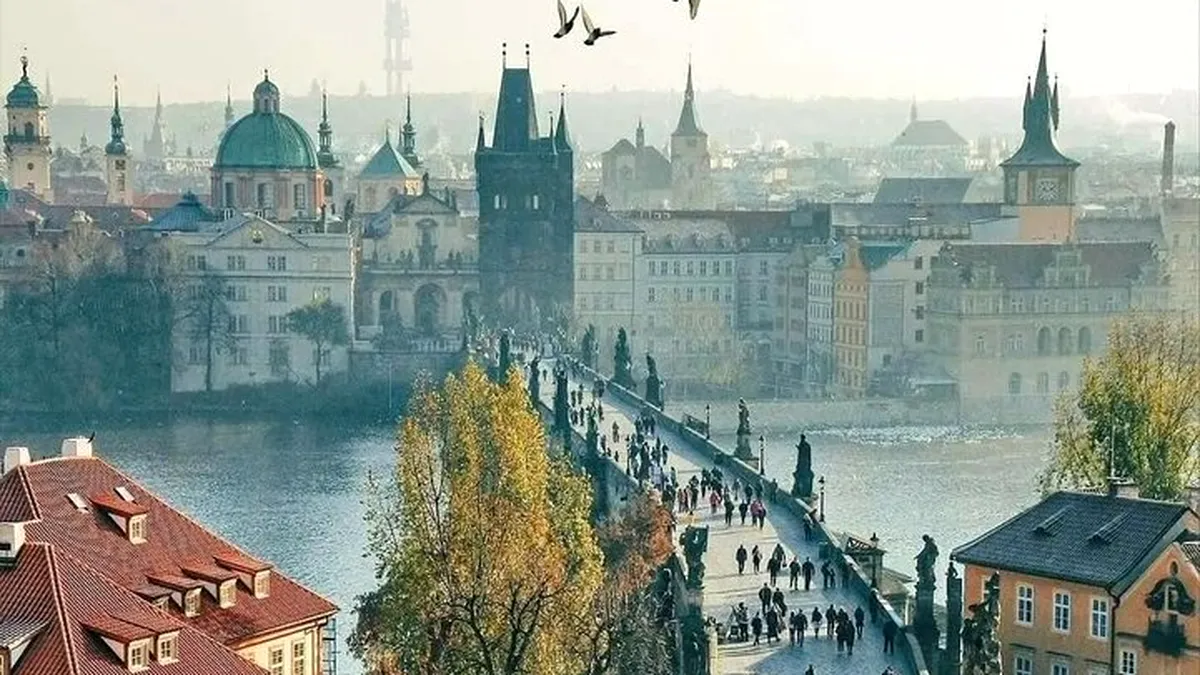Orașul care cere turiștilor să nu mai fure pietrele din pavaj (Video)