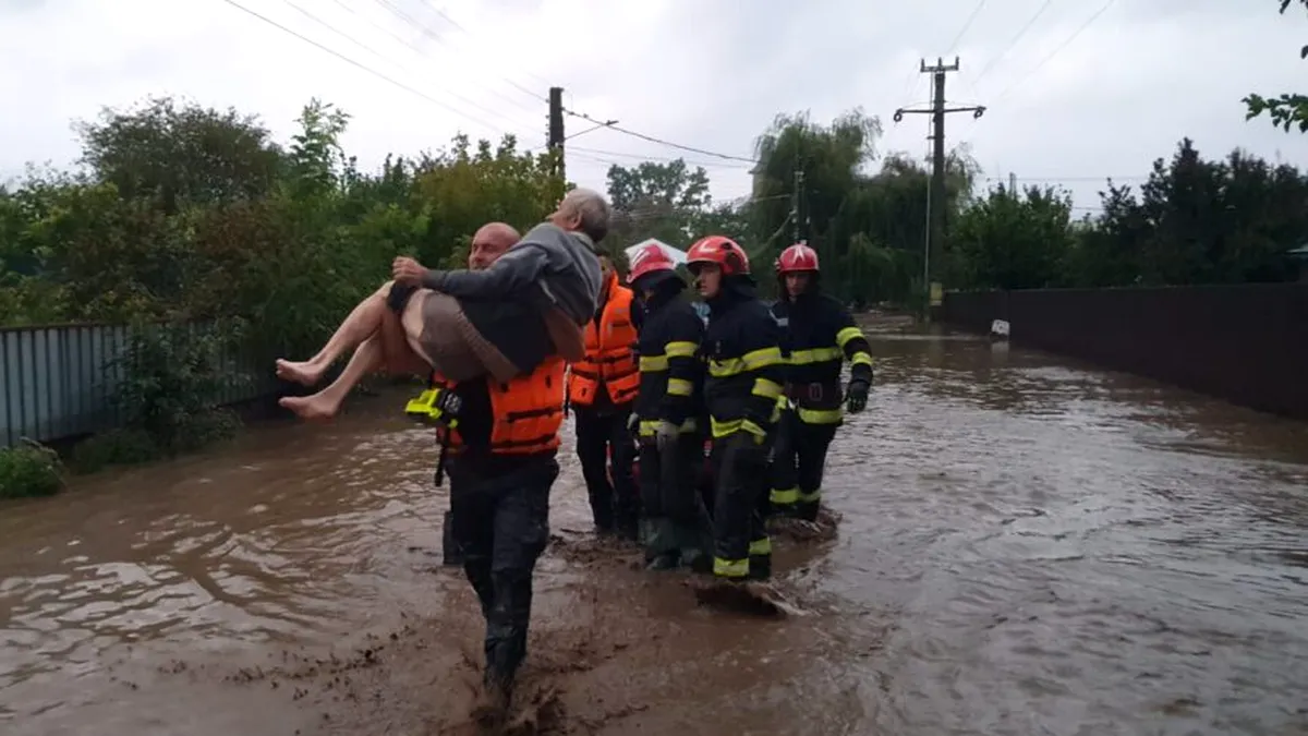 Inundații devastatoare în județele Galați și Vaslui: două persoane decedate și zeci de familii evacuate