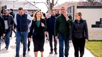 Lasconi nu se dă plecată de la şefia USR nici dacă pierde prezidenţialele