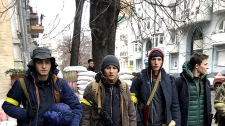 Se întâmplă în Ucraina: Bărbaţii cu vârste între 18 şi 60 de ani nu pot părăsi țara