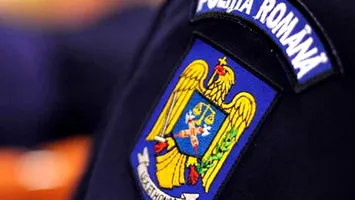 Anchetă în Gorj după ce un deţinut s-a spânzurat cu cablul de la telefonul poliţiei