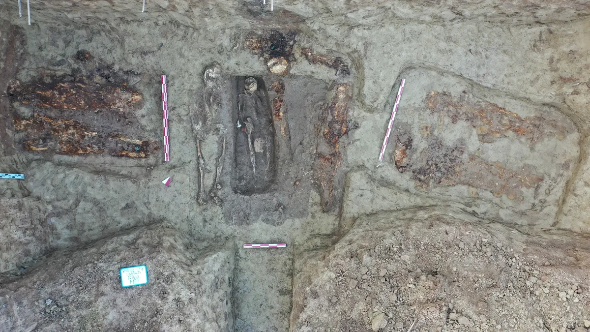 Comori romane la Constanța: 34 de morminte cu bijuterii și monede descoperite