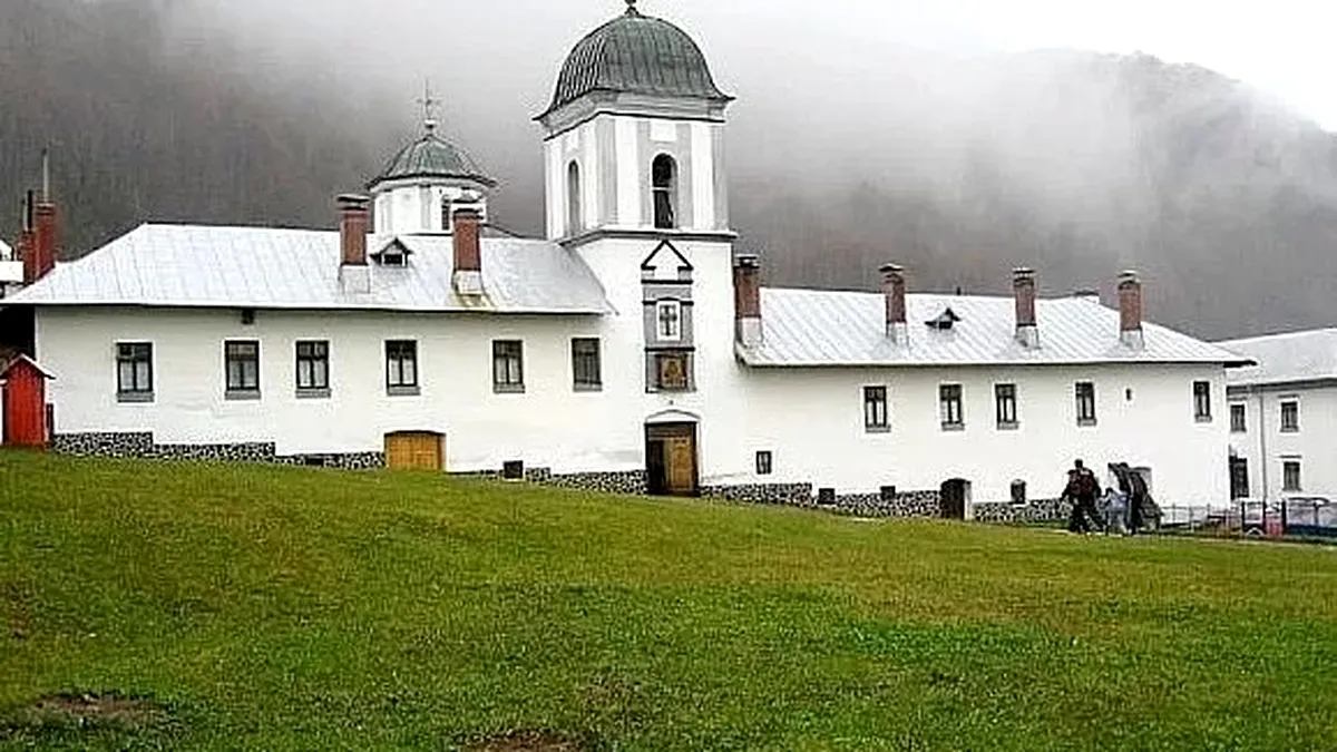 Singura mănăstire din România în care accesul femeilor este interzis chiar și de Paște
