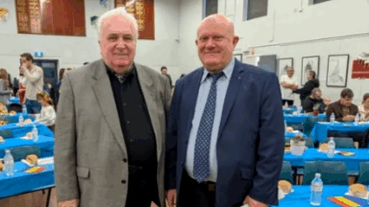 Cum ajungi consul în Australia din consilierul primarului de comună