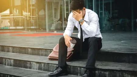 Românii strâng cureaua: ies mai rar la restaurant, schimbă brandurile și caută reduceri, după scumpiri