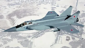 Ucraina, trimisă în adăposturi după decolarea unui MiG-31K, în noaptea în care o dronă s-a prăbușit pe un bloc din Galați