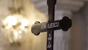 Ultimul drum al lui Ion Iliescu: funeralii cu onoruri la Cotroceni, între controverse și absențe notabile