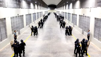 România, țara unde condamnații păzesc alți condamnați. 128 de pușcăriași, promovați „gardieni”