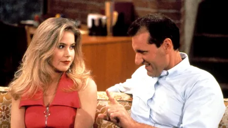 Actrița Christina Applegate (Kelly din Familia Bundy) are scleroză multiplă. La 52 de ani este de nerecunoscut!