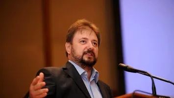 Politologul Cristian Pîrvulescu: Candidatul la Preşedinţie trebuie să aibă experienţă politică. Altfel, va fi doar „un notar la Palatul Cotroceni”