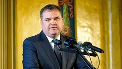 Revoluția lui Cseke Attila în administrație: mii de funcționari demiși, posturi reduse cu 30% și salarii de șefi plafonate prin lege