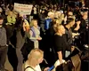 Susținătorii lui Călin Georgescu nu pleacă de la Arestul Central: a treia zi de proteste