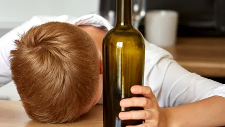Alcool-ul și țigările electronice fac ravagii printre copiii de 11-15 ani! OMS trage un semnal de alarmă