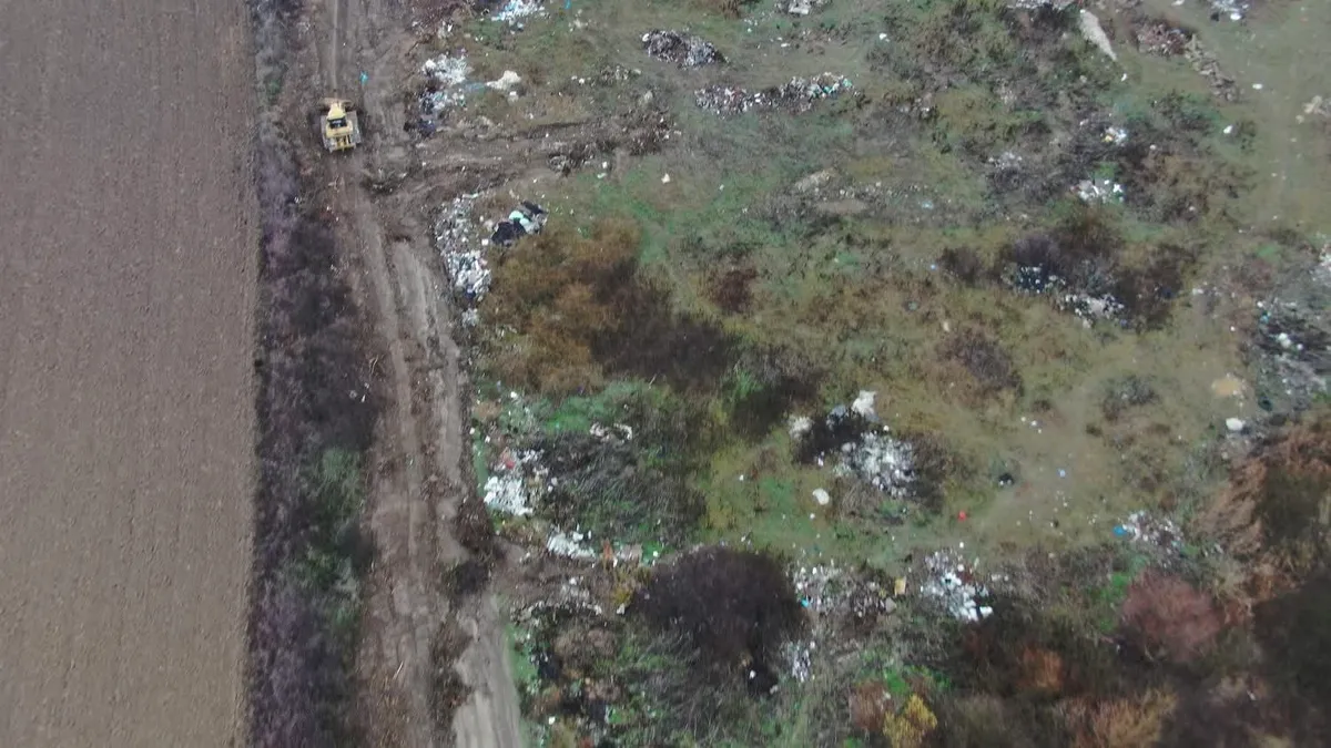 Oamenii Dianei Buzoianu au înfrânt un buldozer