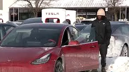 Probleme pentru proprietarii de autoturisme Tesla din cauza frigului