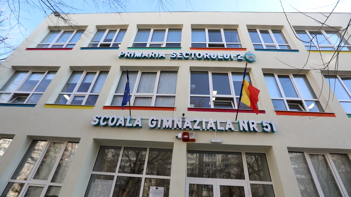 Noaptea albă a părinților, la coadă pentru a prinde un loc la afterschool