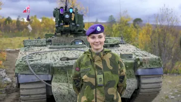 Prințesa Ingrid Alexandra a Norvegiei, tunar pe un transportor blindat