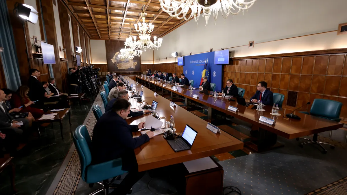 Pe cine nu emoționează, deloc, moțiunea de cenzură a opoziției