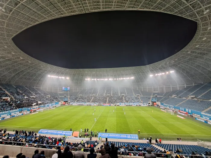 Restaurant la cheie, în incinta unui stadion renumit din România, scos la licitație
