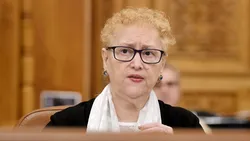 Reforma administrației în impas: Avocatul Poporului pregătește sesizarea CCR pentru reducerea posturilor publice