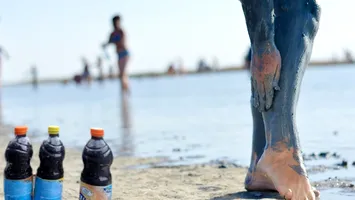 Boală la sticlă vândută la Techirghiol. „Este un nămol nesigur”