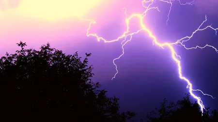 Avertizare meteo: jumătate din România sub cod galben de ploi, vijelii și grindină