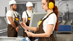 Salarii de până la 10.000 de lei pentru românii care își caută de muncă. Unde sunt cele mai multe posturi