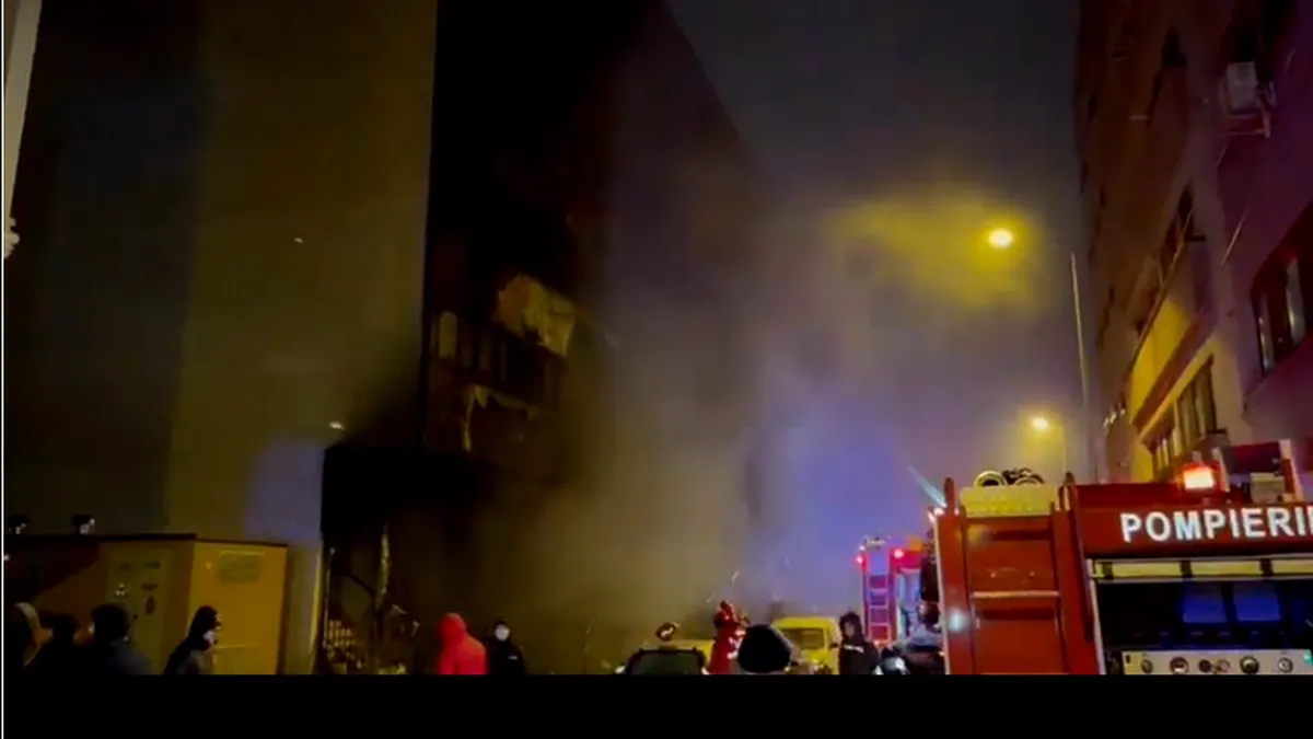 Incendiu puternic într-un bloc de la periferia Constanței. Opt victime și 250 de persoane evacuate (VIDEO)