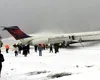 Accident aviatic spectaculos la Toronto: un avion s-a răsturnat la aterizare (Video)