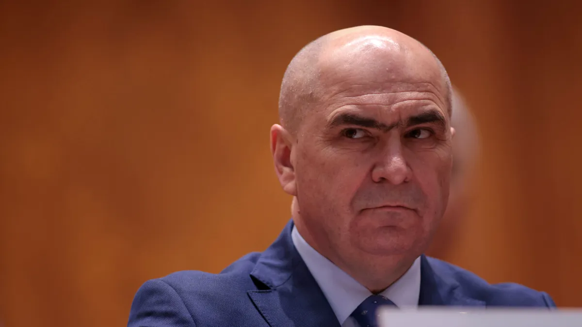 Mesaj solemn, final tensionat. Premierul Ilie Bolojan cere responsabilitate națională, dar pleacă huiduit din Parlament