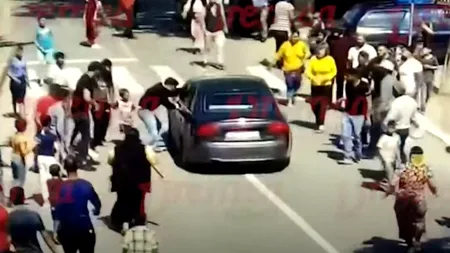 Bătaie ca-n filme pe străzile din Iași (Video)