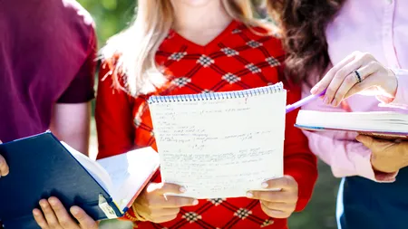 Începe Evaluarea Națională! Elevii de clasa a IV-a susțin astăzi proba la Limba Română