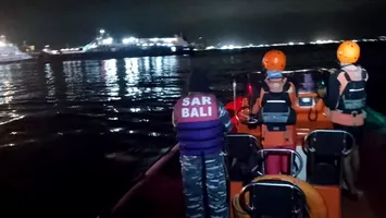 Naufragiu în Indonezia: Patru morți și zeci de persoane dispărute după scufundarea unui feribot spre Bali