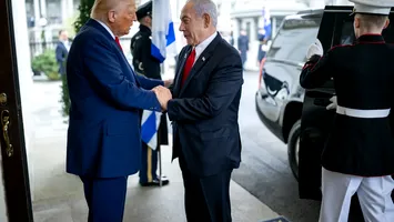 Trump vrea să înarmeze Israelul cu un pachet militar uriaș. Elicoptere și vehicule de luptă de 6 miliarde de dolari