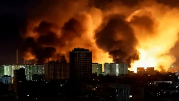 Atac masiv la Kiev, clădirea guvernului avariată pentru prima dată de un bombardament rusesc