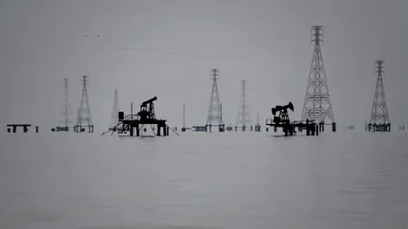Miza de 300 de miliarde: cum vrea Trump să scoată Rusia și China de pe piața petrolului folosind ”Venezuela decapitată”