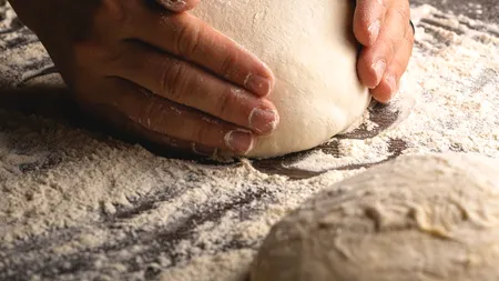 Mit sau adevăr? Cât de multă pâine din aluat congelat de import mănâncă românii