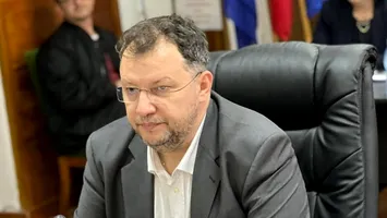 Suspiciuni de fraudă a votului, după Consiliulul Național în PNL. Toma Petcu: 250 de colegi din 800 nu au participat sau au votat împotrivă