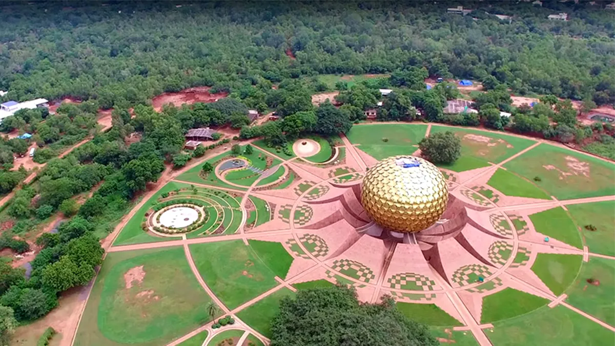 Imagine... Auroville: utopia contemporană sau iluzia perfectă?