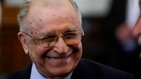 Ion Iliescu, internat de urgență în spital. Ce se întâmplă cu fostul președinte al României