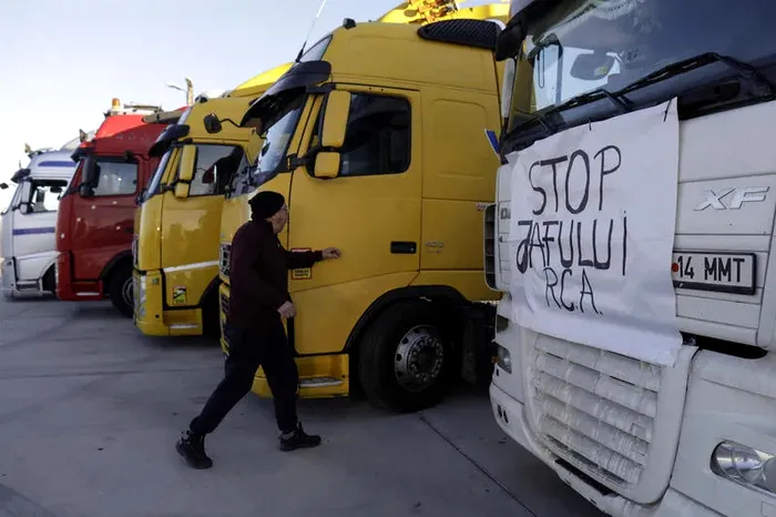 Două camioane din Republica Moldova s-au alăturat protestului și au blocat total DN2E85
