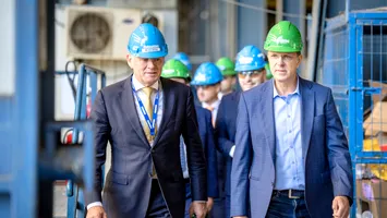 Ministrul Ionuț Moșteanu a vizitat Șantierul Naval „Damen” Galați, specializat în construirea navelor militare