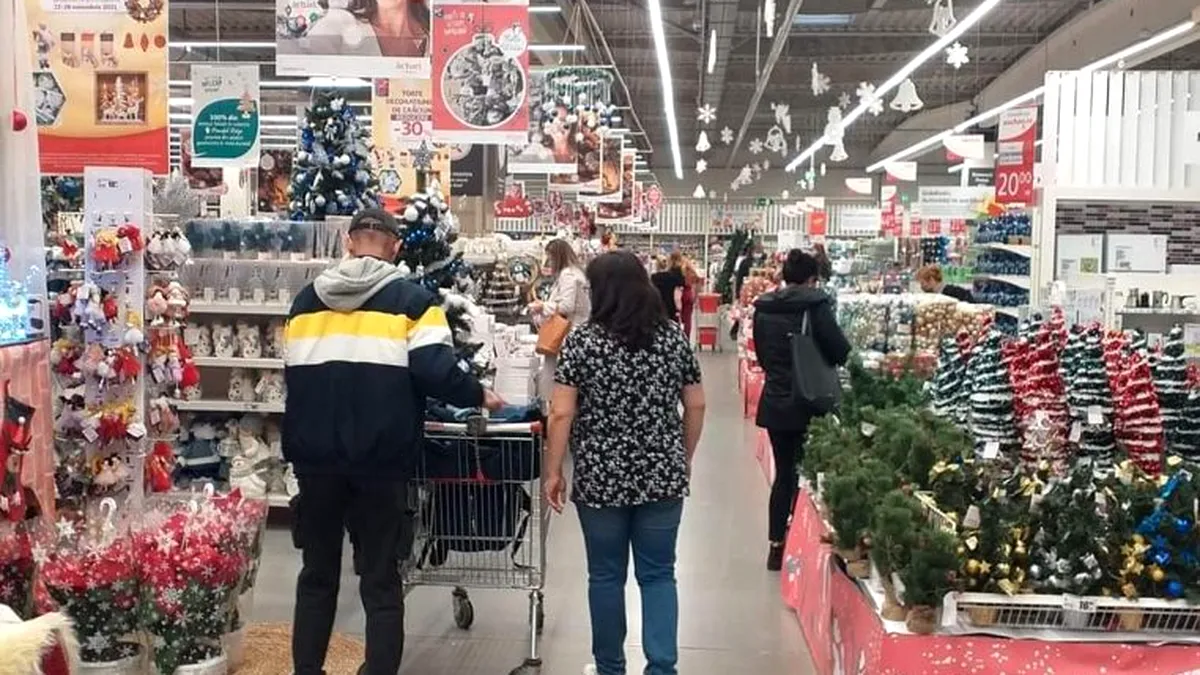 Studiu: Românii revin la cumpărăturile din magazine fizice. Vânzări mai mari cu peste 10%
