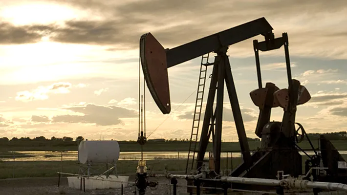 Eșecul negocierilor SUA-Iran a aruncat piețele în haos: prețul petrolului a depășit din nou 100 de dolari pe baril