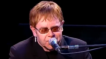 Elton John renunță la contul de Twitter unde avea peste un milion de admiratori