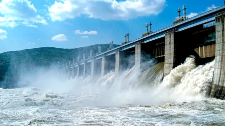 Hidrocentralele din România au produs cu 24% mai puţină energie în primul semestru. Energia solară produsă în instalaţii fotovoltaice s-a majorat cu 60%